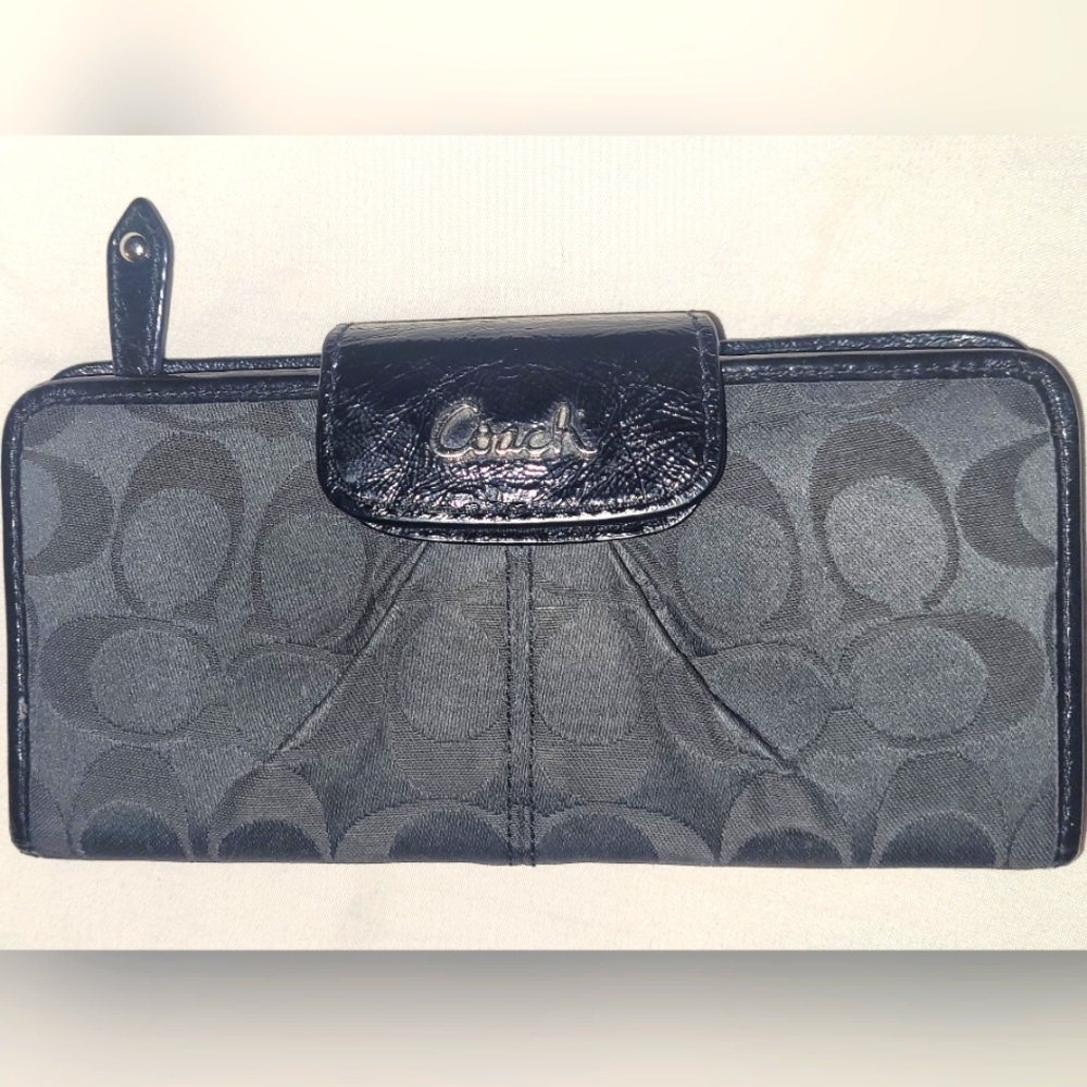 Coach Signature Wallet